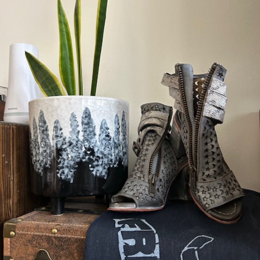 Teresa Ice sandals, Freebird Steven